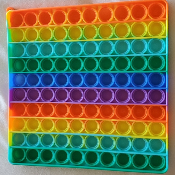 Square Rainbow Pop-It with 100 pops - Picture 4 of 5